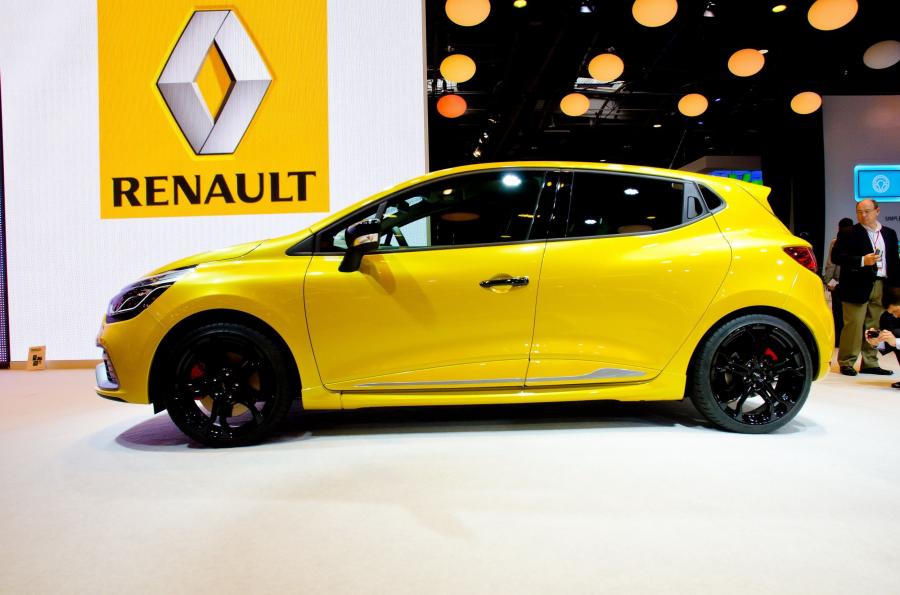  Renault Clio 2013 года  (фото 9 из 90)